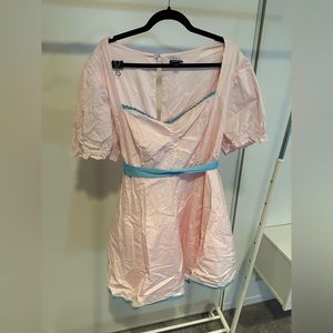 Women’s plus sized mini dress with puff sleeves by Torrid. Size 2